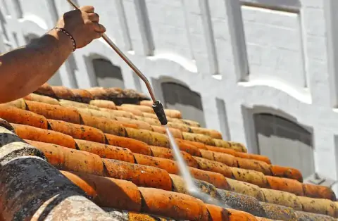 Nettoyage de toitures - Pierrefonds
